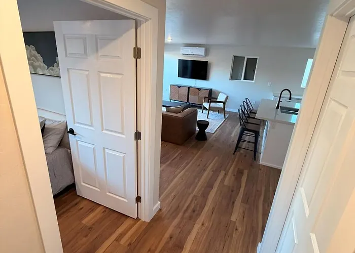 Modern Urban Container Retreat Sleeps 5 Near Uofa, Banner, Сasa de vacaciones Tucson