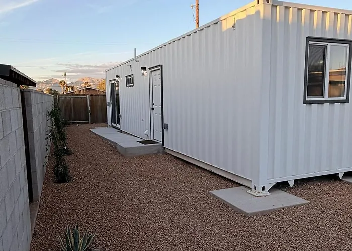 Modern Urban Container Retreat Sleeps 5 Near Uofa, Banner, Сasa de vacaciones Tucson