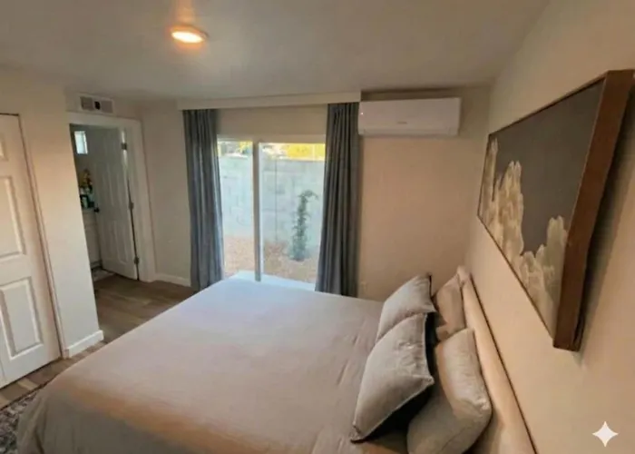 Modern Urban Container Retreat Sleeps 5 Near Uofa, Banner, * Tucson